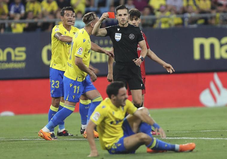 Ez Abde ve la roja en Cádiz y no jugará ante la Real Sociedad