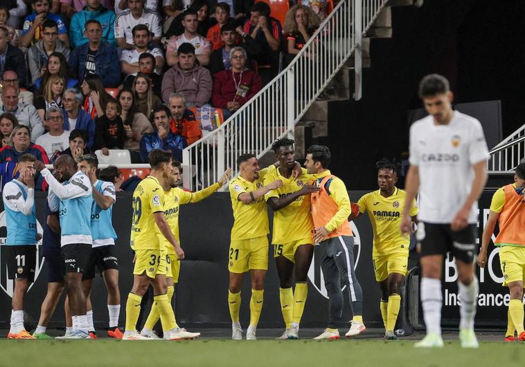 La Real Sociedad acaricia la Champions tras el tropiezo del Villarreal