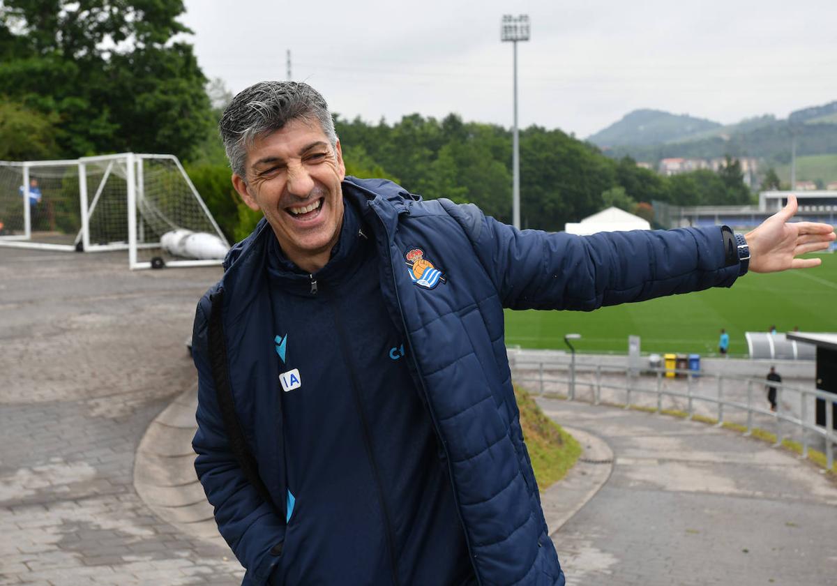 Imanol Alguacil ha llegado sonriente al entrenamiento de este lunes en Zubieta a un día de recibir al Almería, con David Silva y Brais Méndez disponibles.