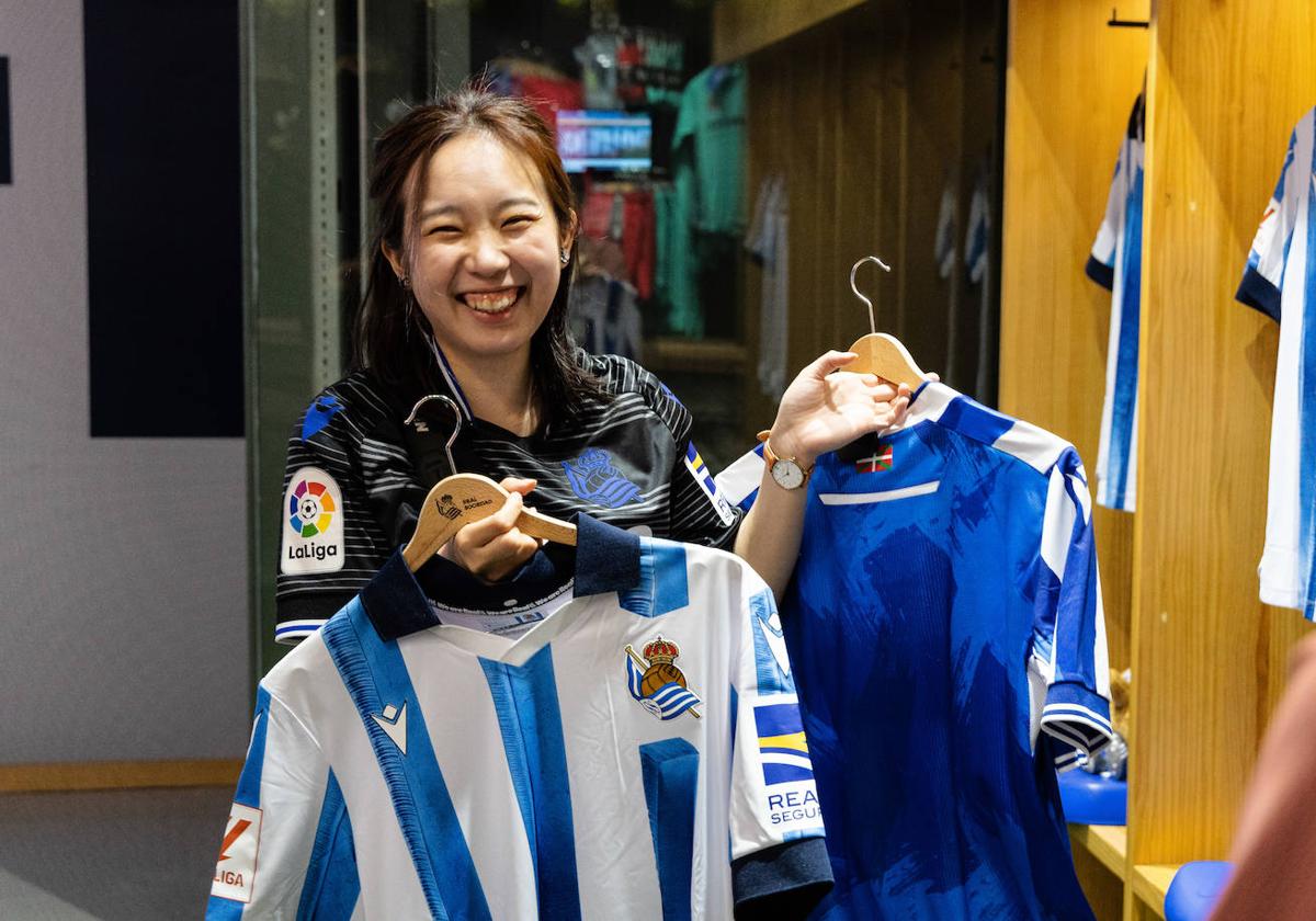 «Nos volvemos a Japón con las nuevas camisetas de la Real Sociedad»
