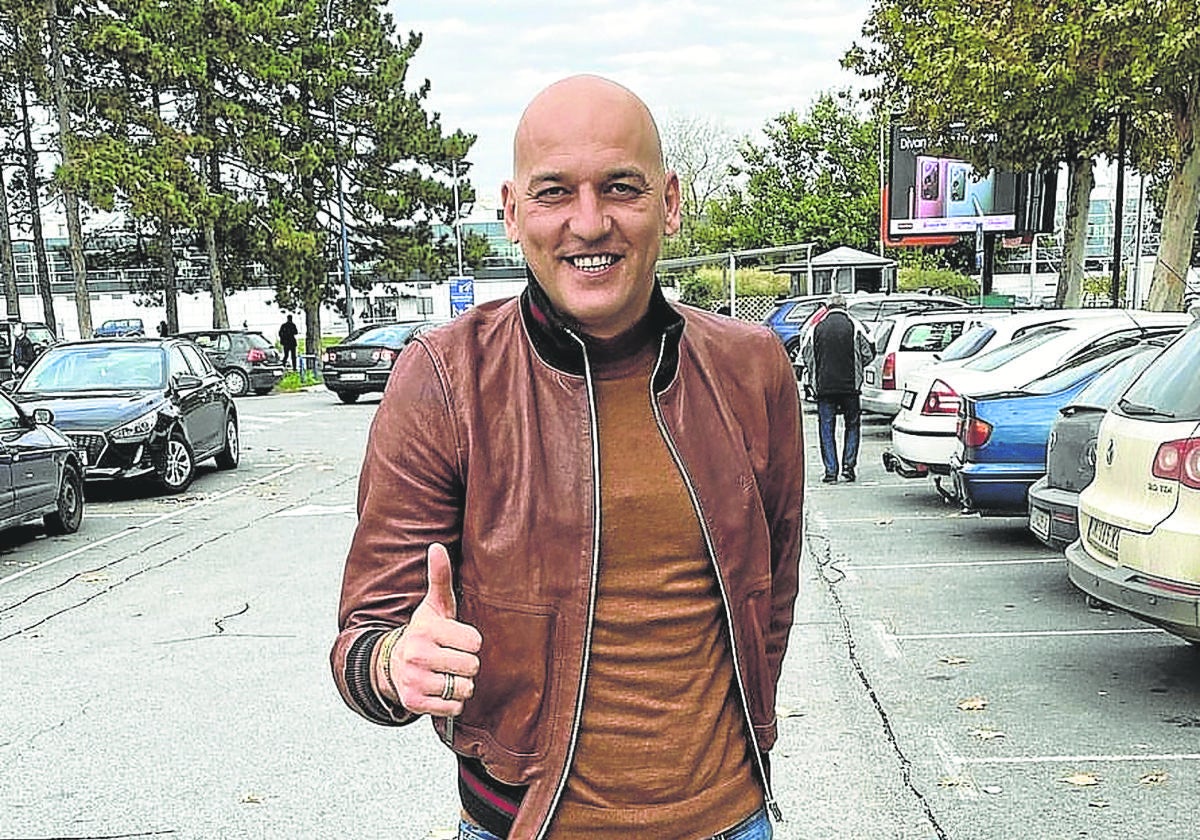 Kovacevic vive en Atenas con su familia y no se pierde ningún partido de la Real.