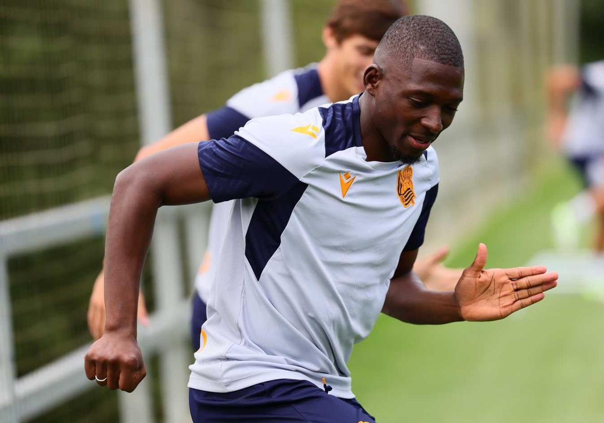 Traoré, en su primer entrenamiento en Zubieta