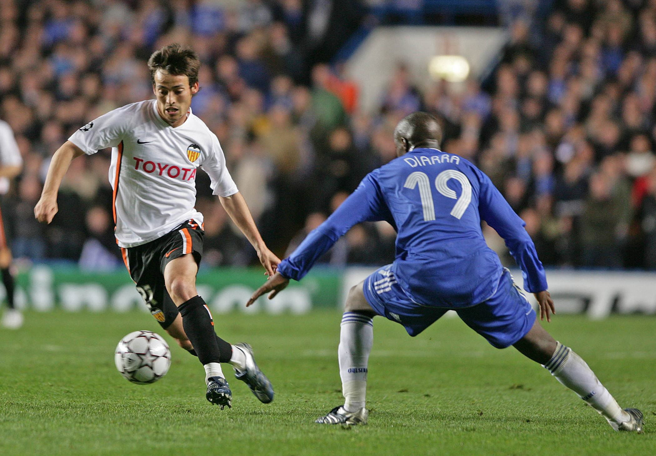 La temporada 2006-07 se incorpora definitivamente a la primera plantilla valencianista.