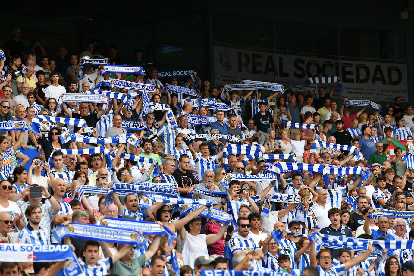 ¿Has estado en el Real Arena? Búscate en las gradas