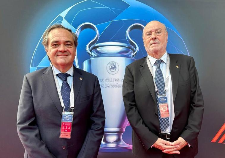 Jokin Aperribay, presidente de la Real Sociedad, y Ángel Oyarzun, vicepresidente, en el sorteo de Champions League.