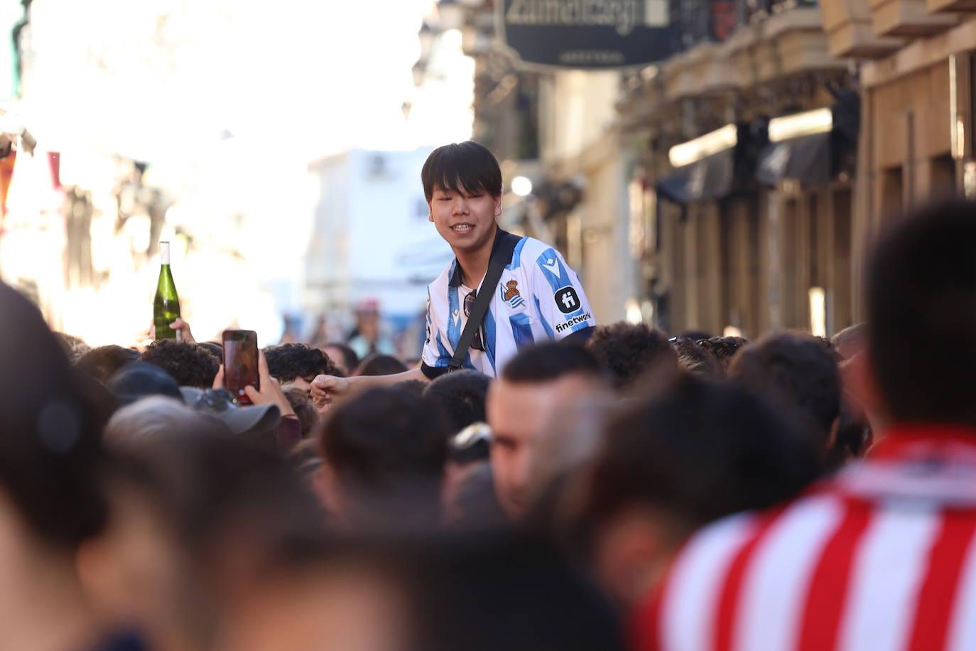 Ambiente magnífico en la previa del Real Sociedad-Athletic