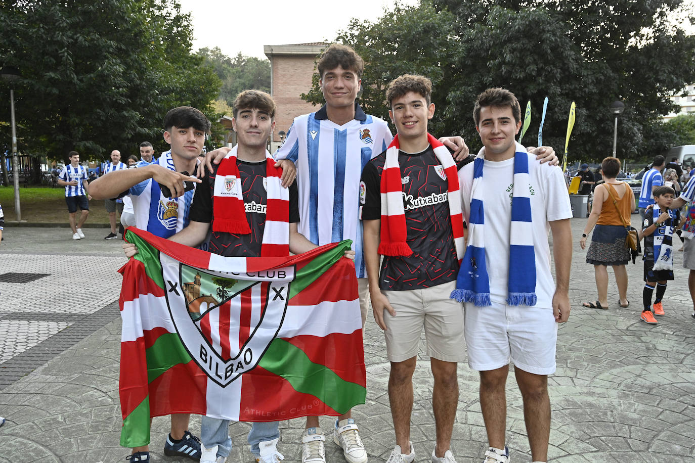 Ambiente magnífico en la previa del Real Sociedad-Athletic