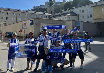 La afición de la Real Sociedad ya anima en Salzburgo