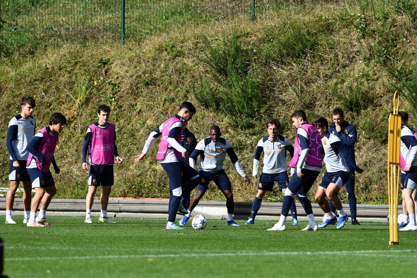 Último entrenamiento de la Real Sociedad antes de recibir al Benfica