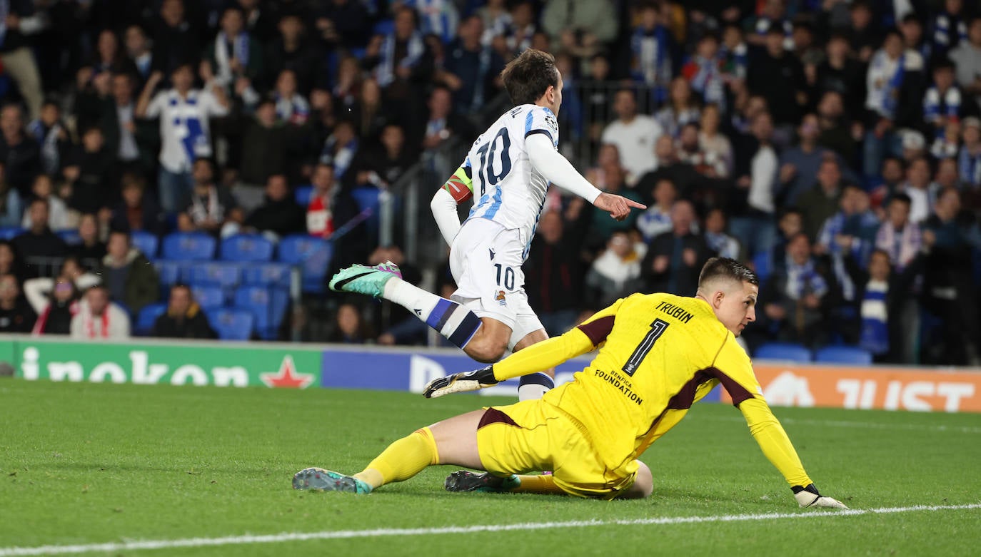 La mejores imágenes del Real Sociedad - Benfica