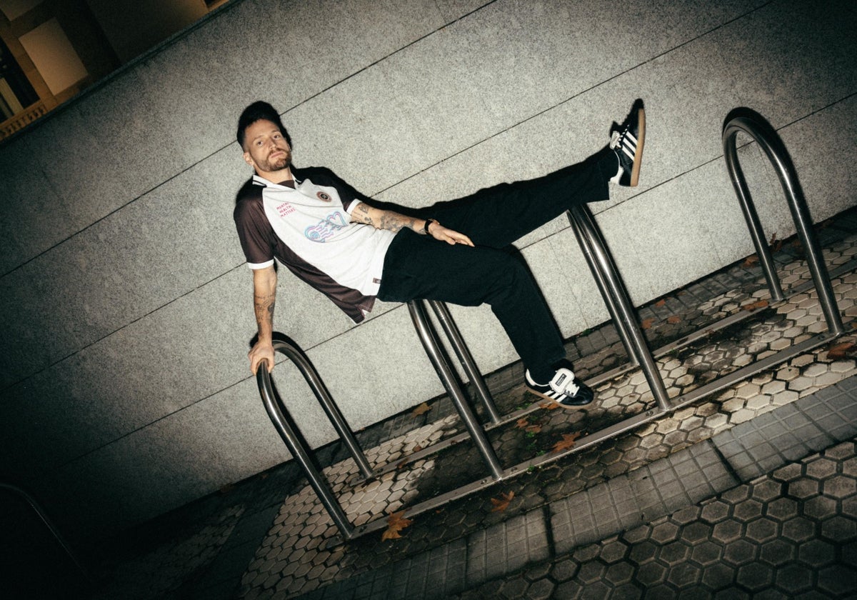 Remiro lanza una camiseta en favor de la salud mental en España