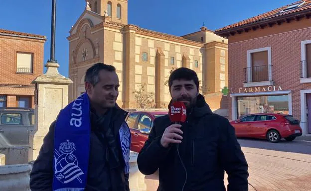 César López, alcalde de Serrada, atiende a EL DIARIO VASCO.