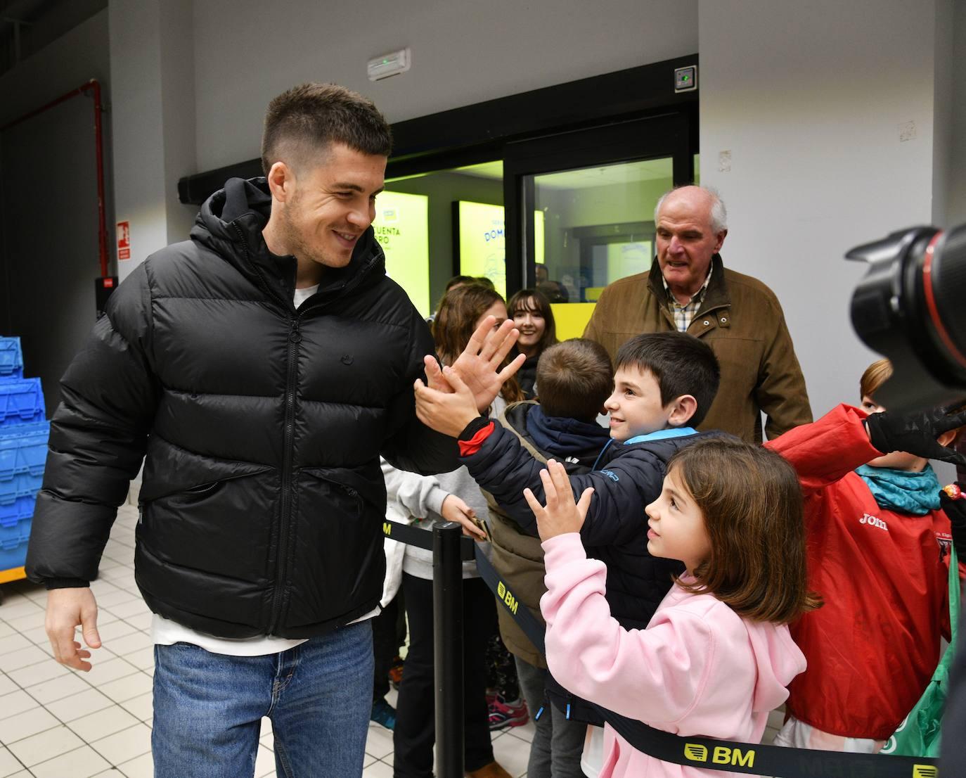 Baño de masas de Igor Zubeldia
