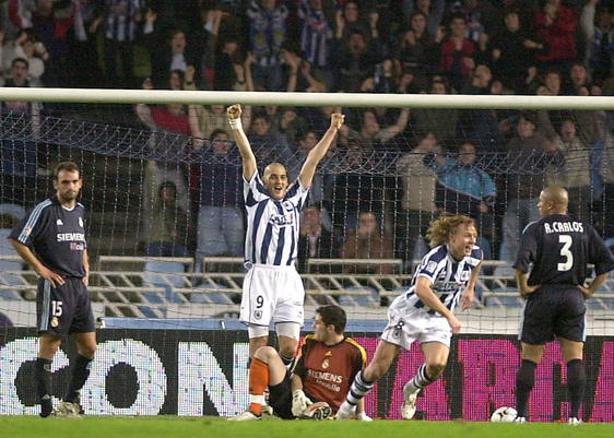 Darko Kovacevic celebra el gol que Karpin metió el 10 de enero de 2004 al Real Madrid (1-0).