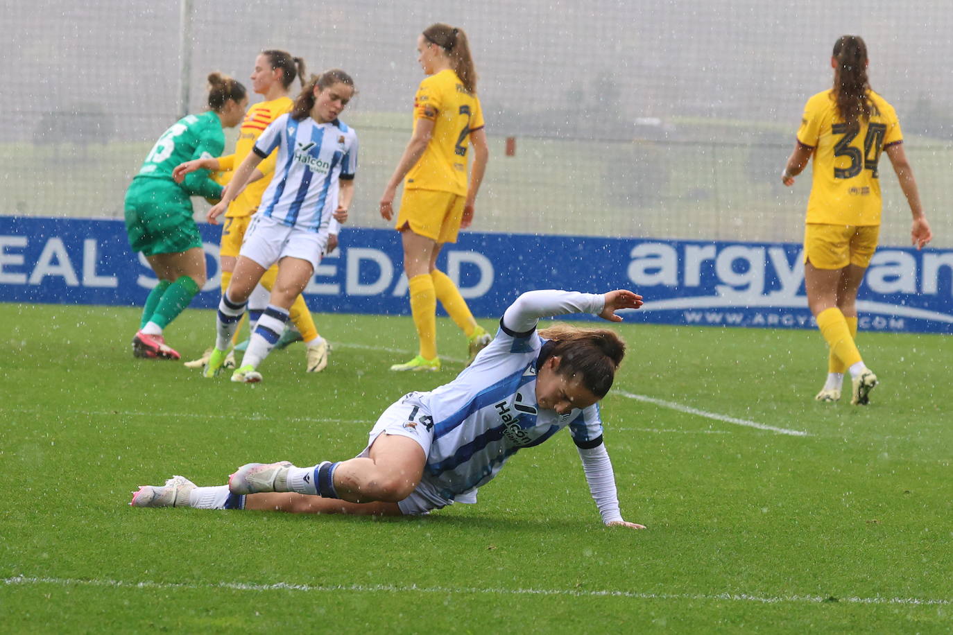 Las mejores imágenes del duelo entre la Real Sociedad y el Barcelona en Zubieta