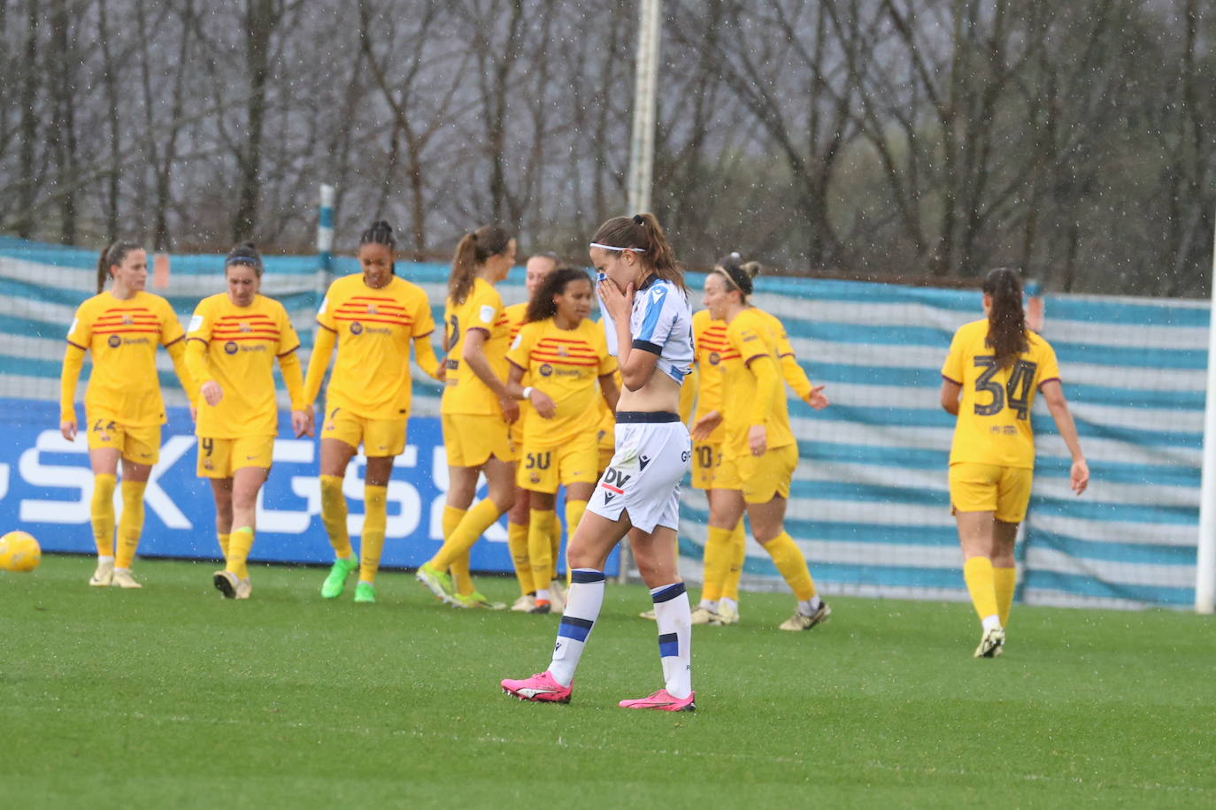 Las mejores imágenes del duelo entre la Real Sociedad y el Barcelona en Zubieta