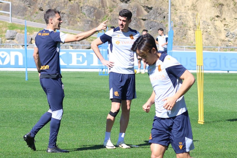 Alegría en el césped de Zubieta