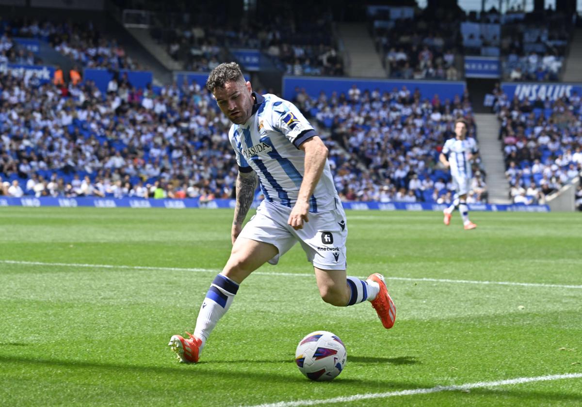 Javi Galán, durante un lance del juego ante el Las Palmas.