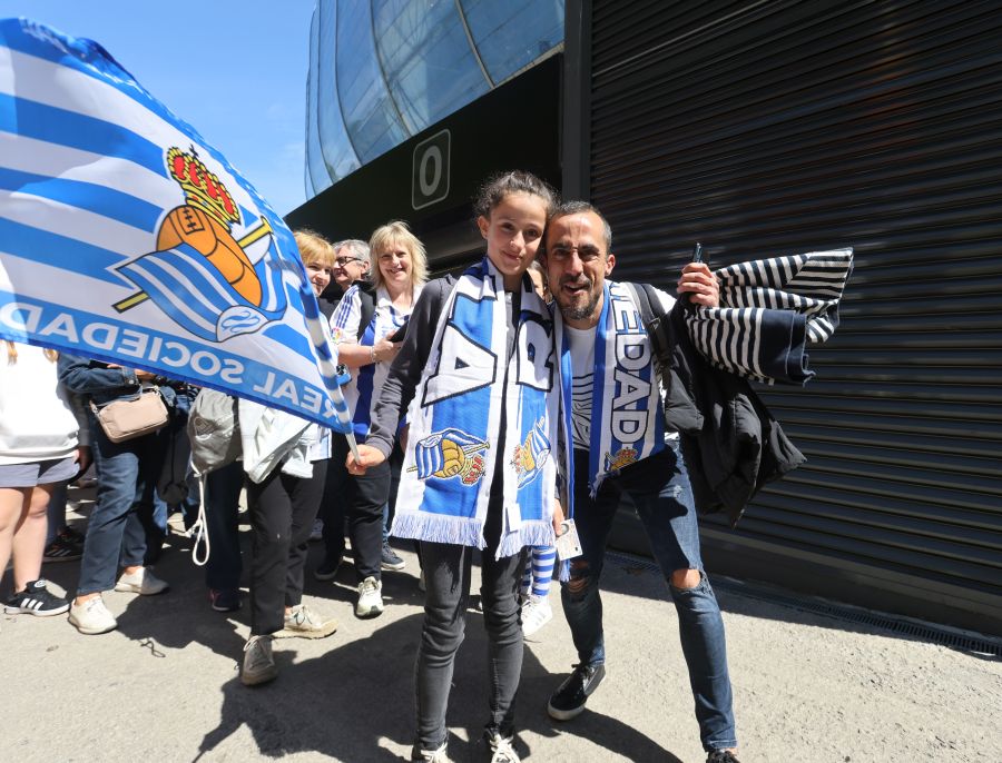 La afición txuri-urdin parte hacia Zaragoza