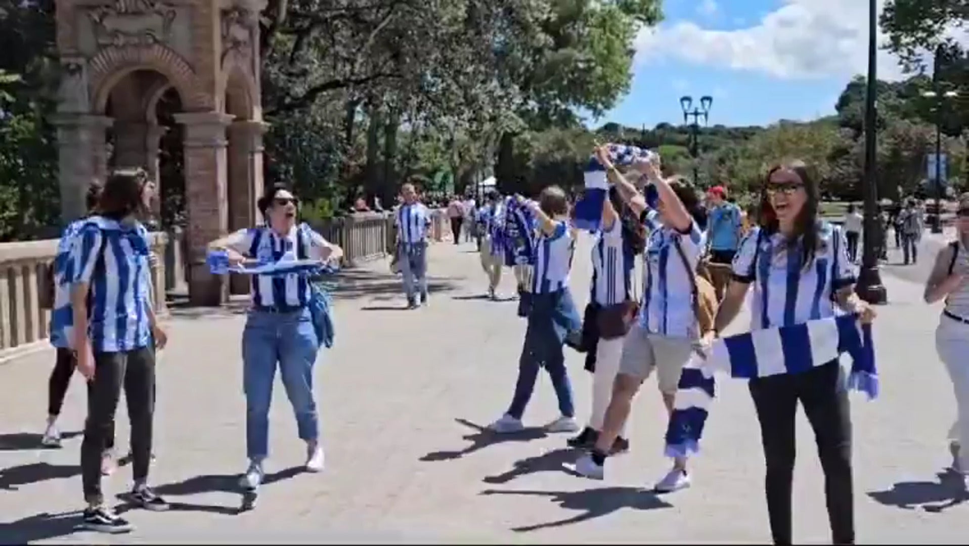 Así suena el 'Erreala ale' a los pies de La Romareda