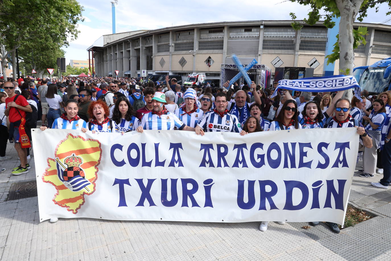 La afición txuri urdin se deja notar en Zaragoza