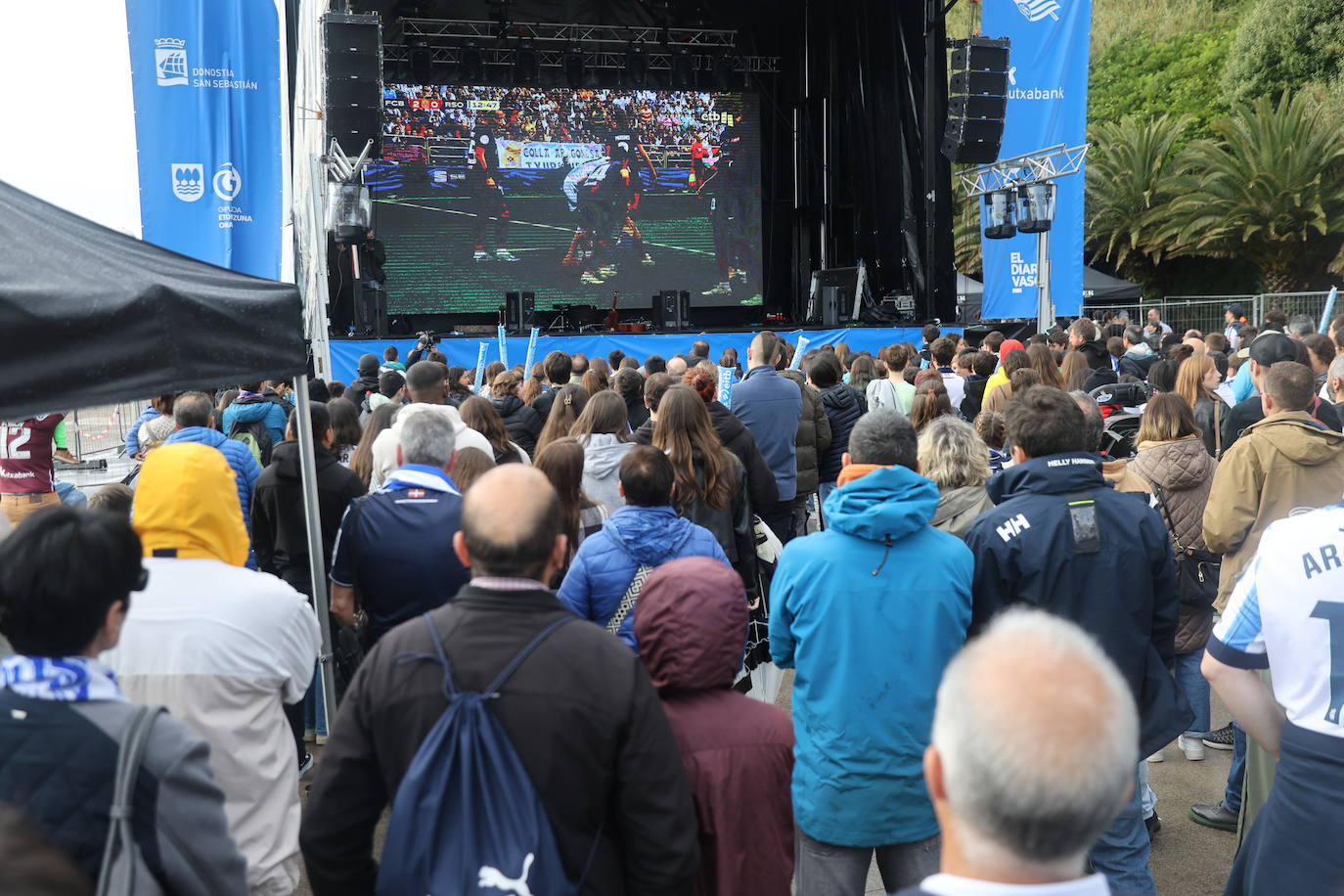 Gran ambiente en la fan zone de Sagüés