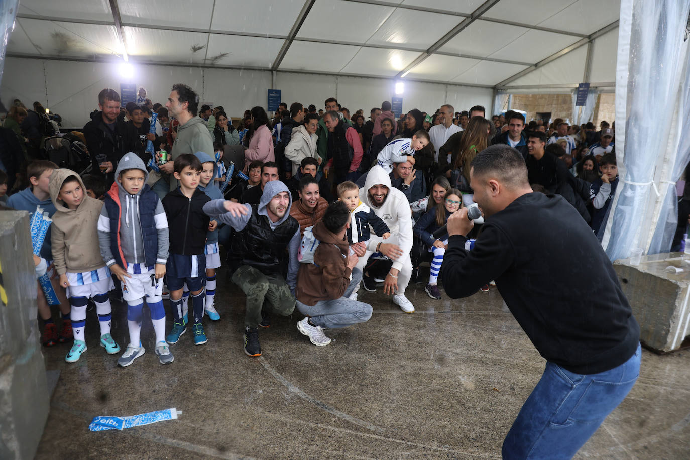 Gran ambiente en la fan zone de Sagüés