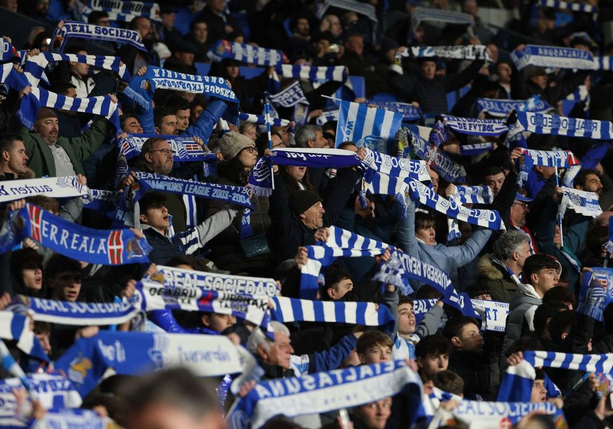 Homenaje a la plantilla por la clasificación para la Europa League tras el partido ante el Atlético de Madrid