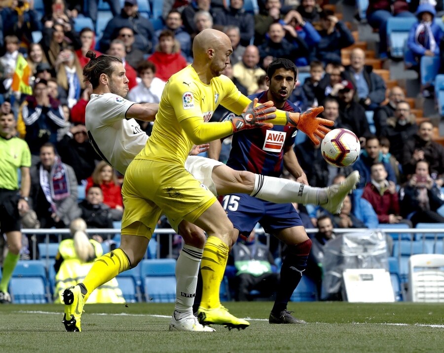 El Eibar busca su primer triunfo de la historia en el feudo madridista con Dmitrovic, De Blasis, Ramis, Oliveira, Cote, Pedro León, Escalante, Sergio, Jordán, Cucurella y Enrich de inicio