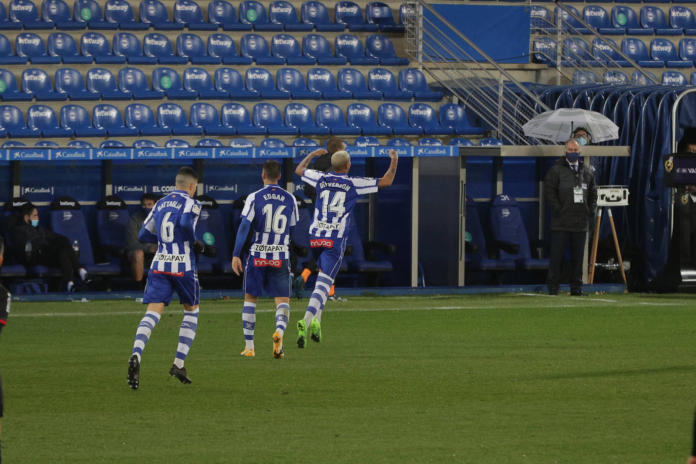 El Eibar se ha dejado tres puntos en Mendizorroza este miércoles por la noche al perder 2-1 contra el Alavés.