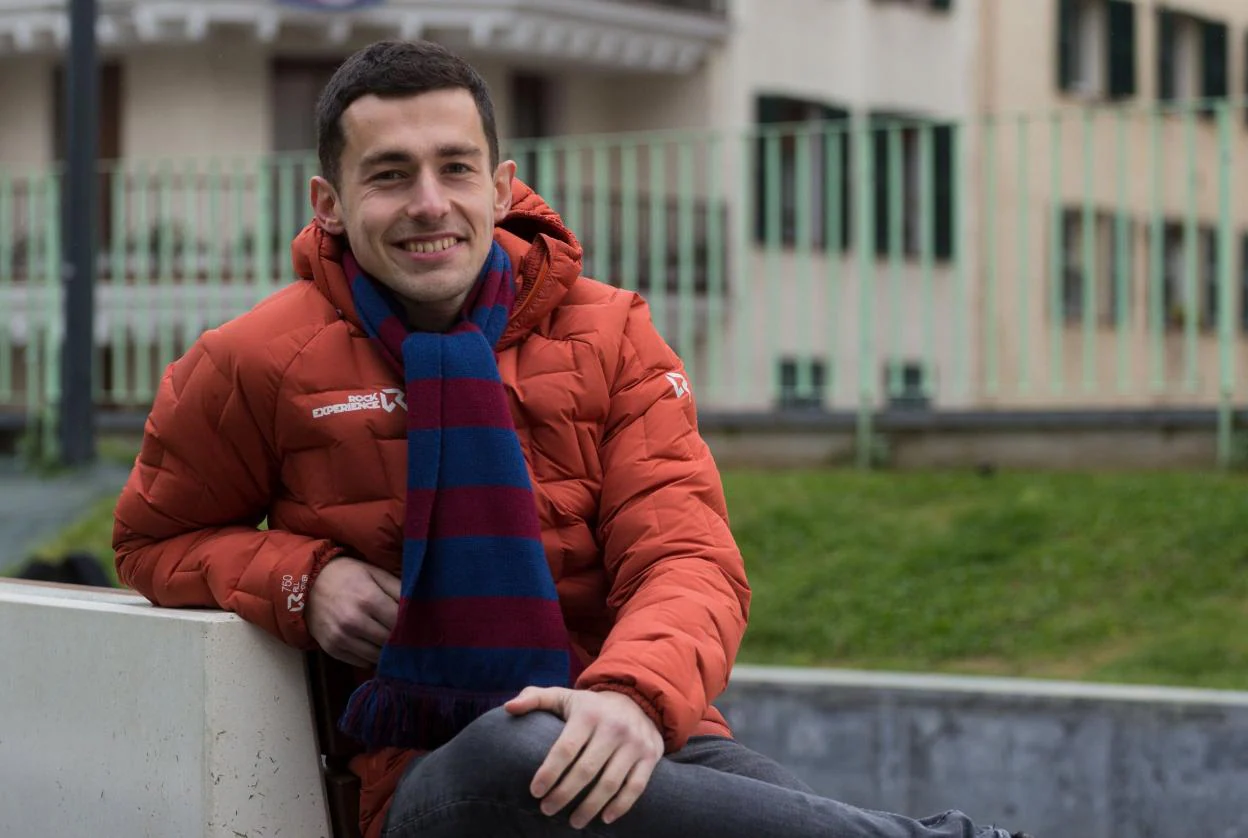 Alex Higuera preside con ilusión la Federación de Peñas de la SD Eibar.