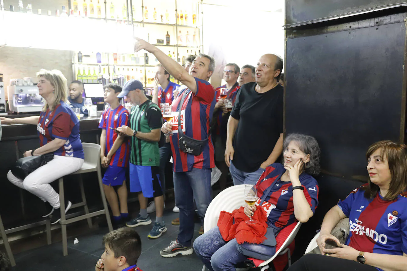 Fotos: Así se vivió en Eibar el intento frustrado de ascenso a Primera