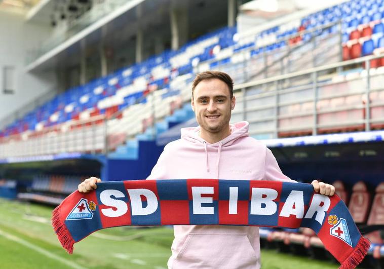 El Eibar ha presentado al nuevo lateral izquierdo Daniel Lasure.