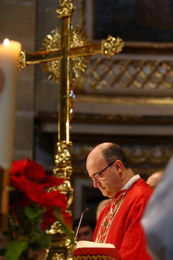 Una tamborrada ha cerrado la misa en la iglesia Santa María de San Sebastián.