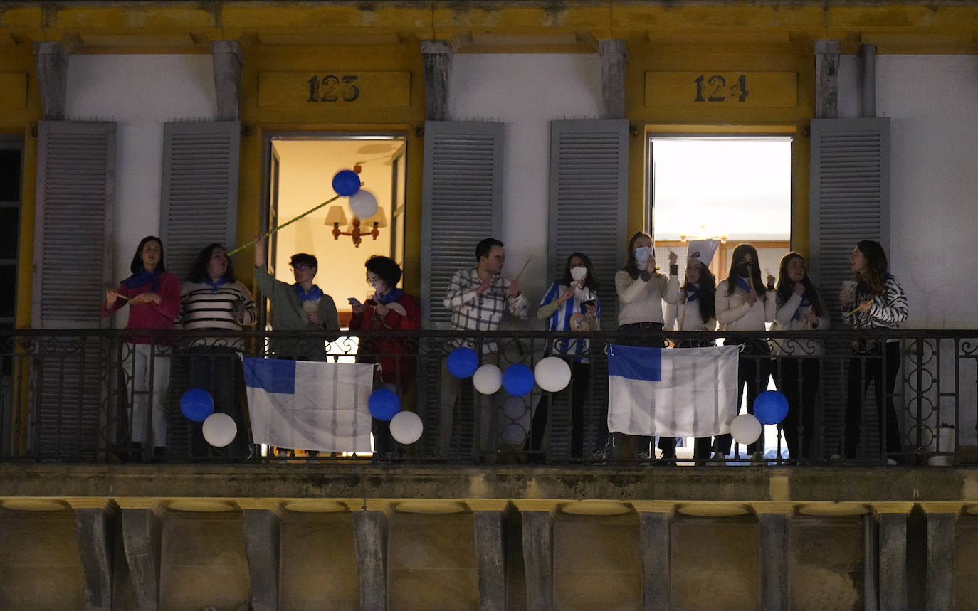Fotos: La fiesta de San Sebastián se abre paso entre restricciones