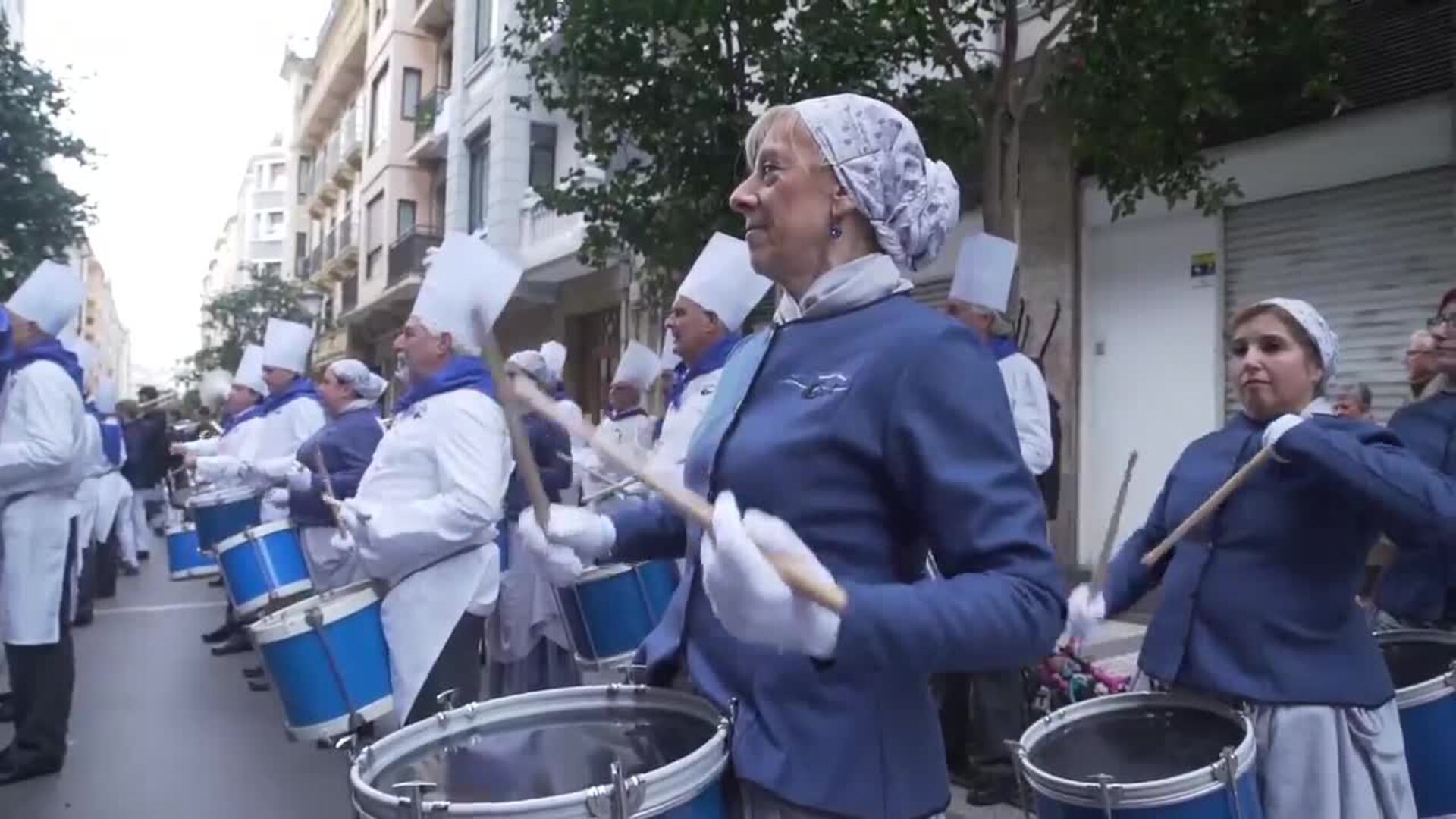 Gros al son de los redobles de Claret