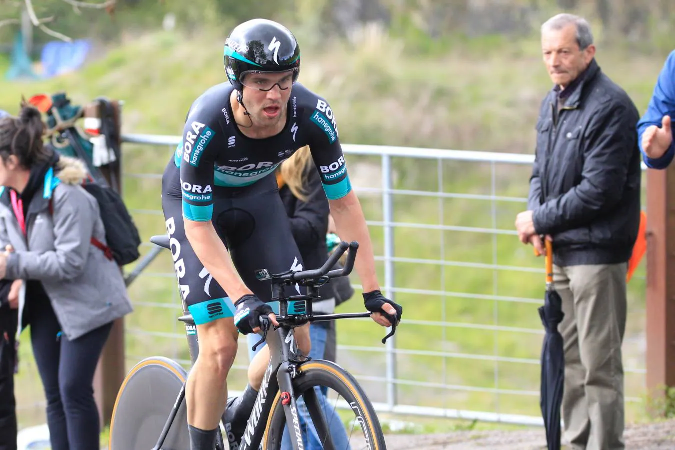 El alemán Maximilian Schachmann (Bora) ha ganado la contrarreloj de Zumarraga y se convierte en el primer líder de la Vuelta al País Vasco 2019.