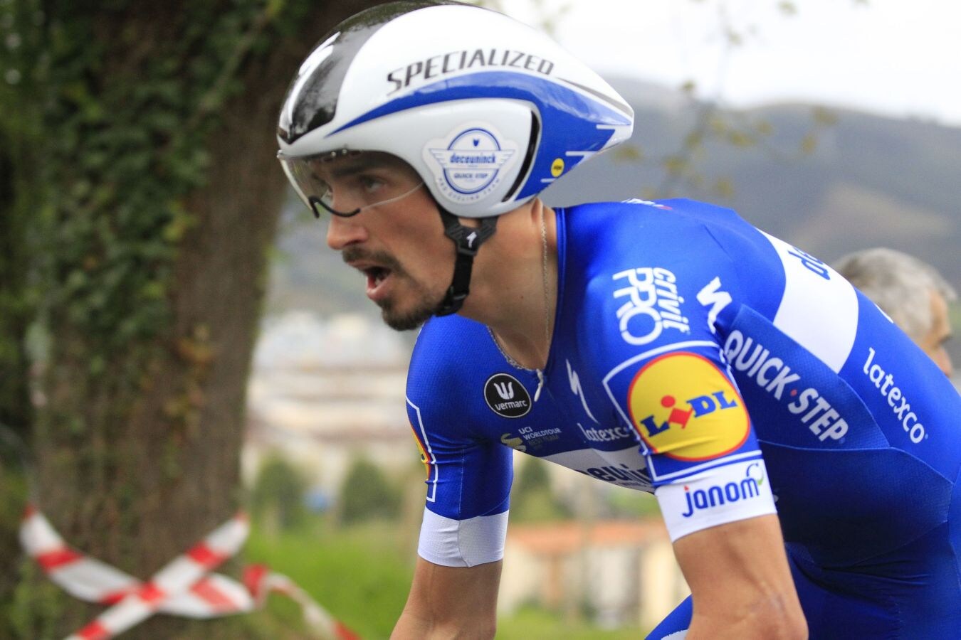 El alemán Maximilian Schachmann (Bora) ha ganado la contrarreloj de Zumarraga y se convierte en el primer líder de la Vuelta al País Vasco 2019.