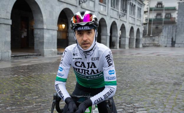 Mikel Nieve | Ciclista del Caja Rural: Mikel Nieve en la Itzulia: «Me ha costado recuperarme, pero quiero empezar a dar mi nivel y asomar la cabeza»