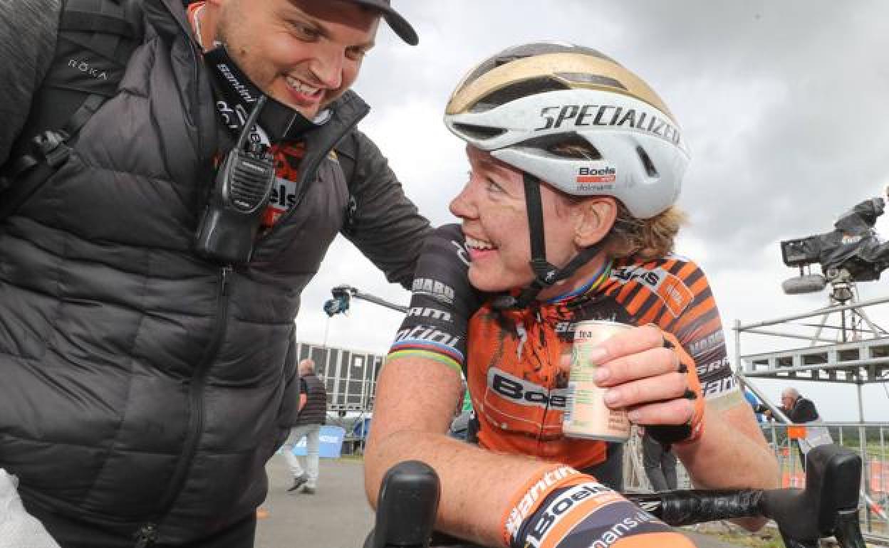 Van Vleuten confirma que no correrá la Vuelta al País Vasco femenina