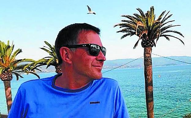 Otegi, en una isla extranjera del Mediterráneo