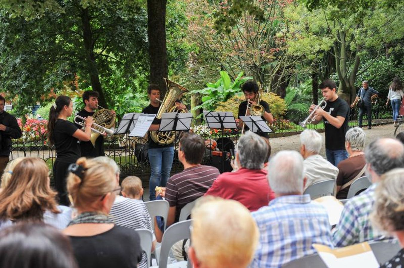 Calles, iglesias y hasta el atarpe de Cáritas han sido los protagonistas del primer día de Quincena Musical en San Sebastián