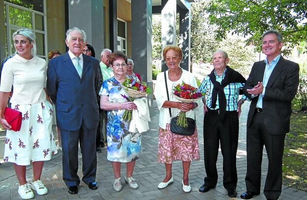 Día de las Personas Mayores. Autoridades y homenajeados en la edición del año pasado. 