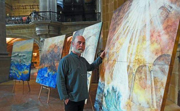 El artista Xabier Obeso muestra su obra en Santa María. 