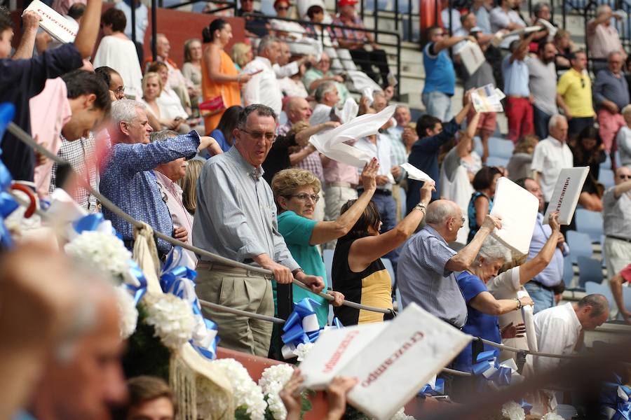 Unas 4.000 personas han acudido al coso de Illunbe.