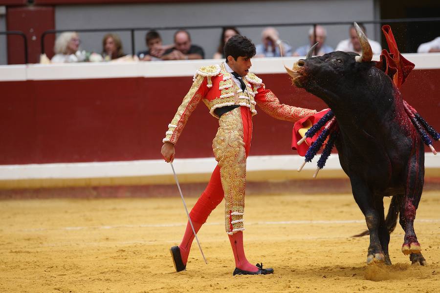 Unas 4.000 personas han acudido al coso de Illunbe.