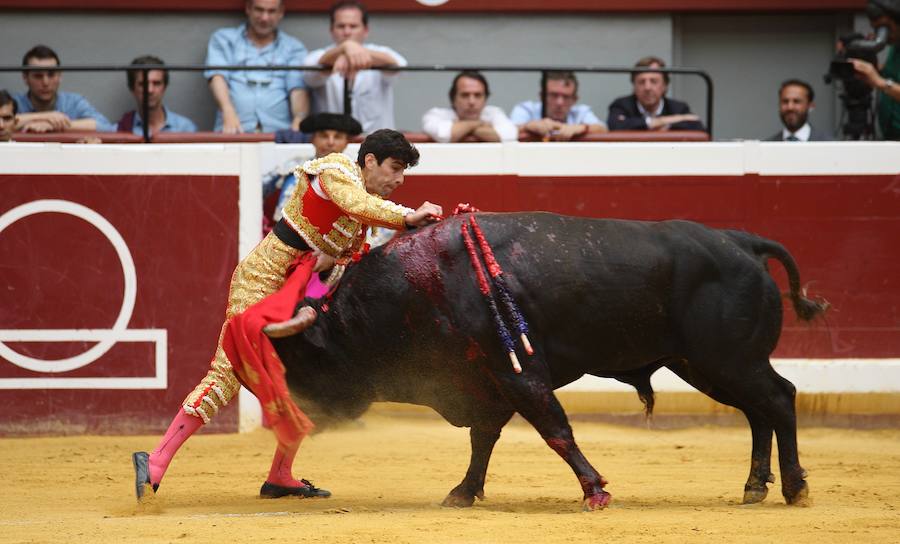 Unas 4.000 personas han acudido al coso de Illunbe.