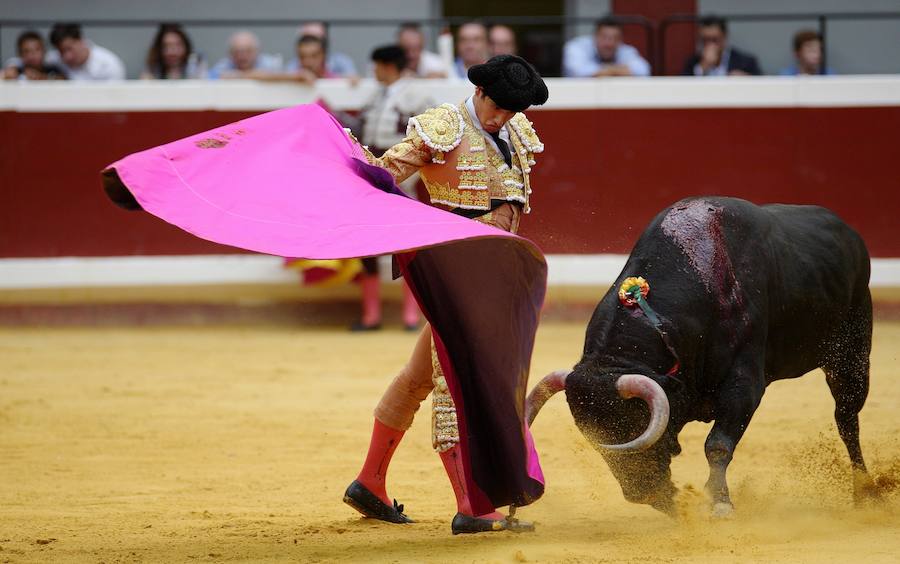 Unas 4.000 personas han acudido al coso de Illunbe.