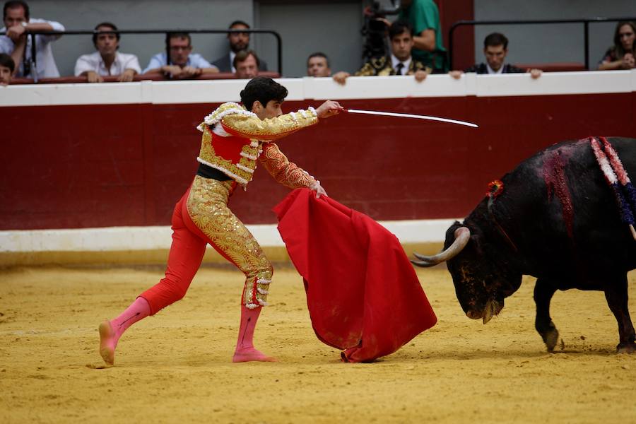 Unas 4.000 personas han acudido al coso de Illunbe.