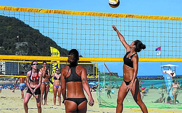 La Zurriola, campo de rugby y voley playa